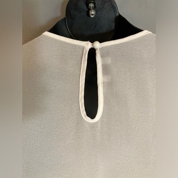 IN San Francisco sheer white sleeveless blouse - Picture 6 of 6